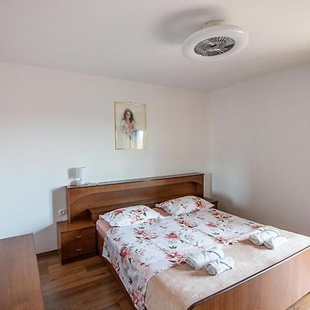 Apartment Zvjezdana 奥米什 外观 照片